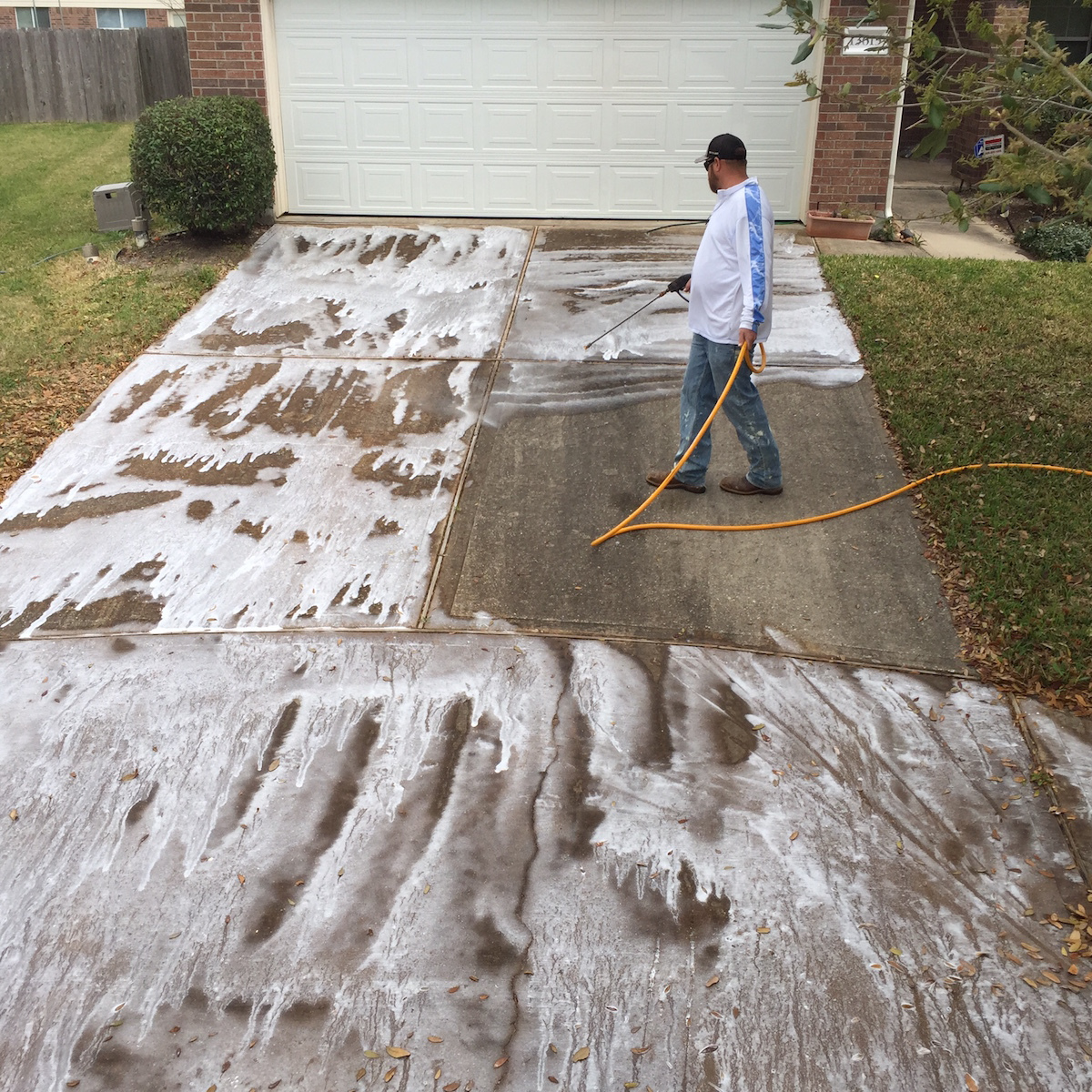 Driveway & Sidewalk Pressure Washing Service & Cleaning